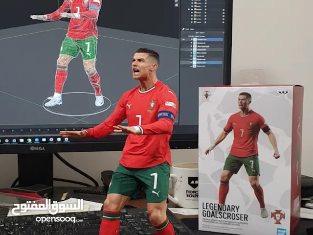 I make art of any person or pic you want just send for me