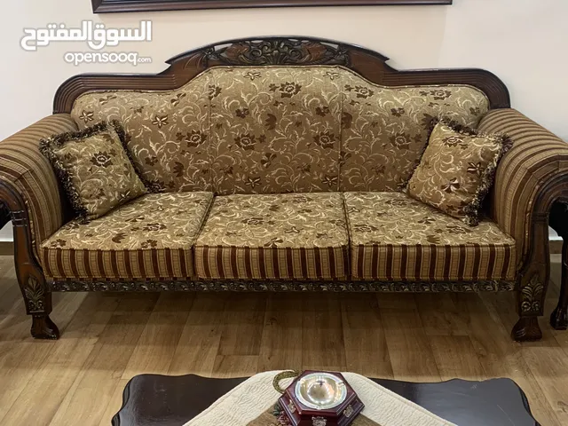 اثاث غرفة ضيوف تسعة مقاعد استعمال خفيف طقم طاولات زان واحدة كبيرة واثنتين جانبيات