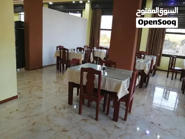 بالقرب من فندق التلال