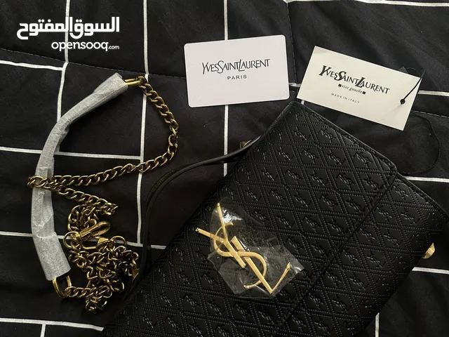 شنطة ساينت لورانت الكلاسيكية السوداء (موديل متوسط الحجم)