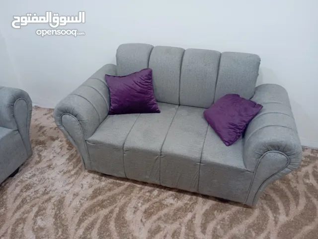 غرفة جلوس مكونه من اربع قطع جديد ما انقعد عليه