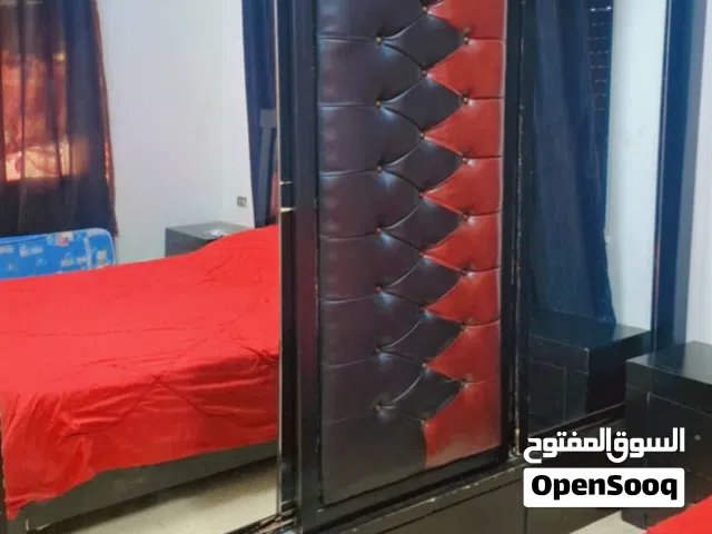 غرفة نوم بدون فرشه