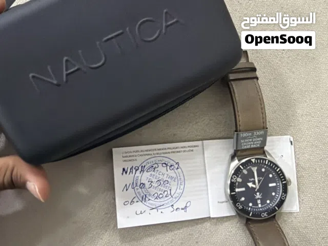 ساعه شركه nautica مع الضمان ممتازه جدا وعمليه ومريحه