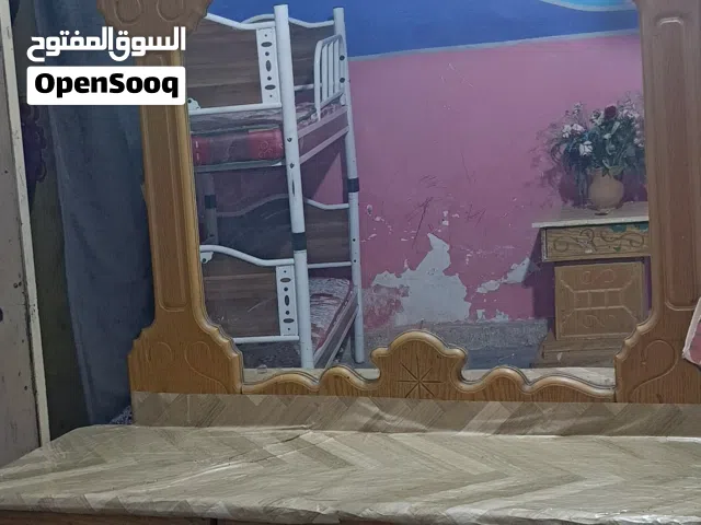 اغراض بيت للبيع ميز امرايه وجربايه طابقين وهديه وياهم اميوزه الجربايه وميز تلفزيون