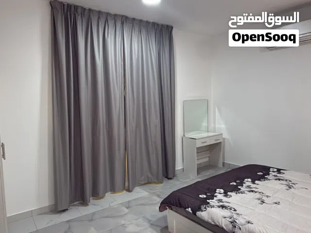 للإيجار غرفه و صاله مفروشة مدخل خاص في منطقة الظاهر قرب البراري مول