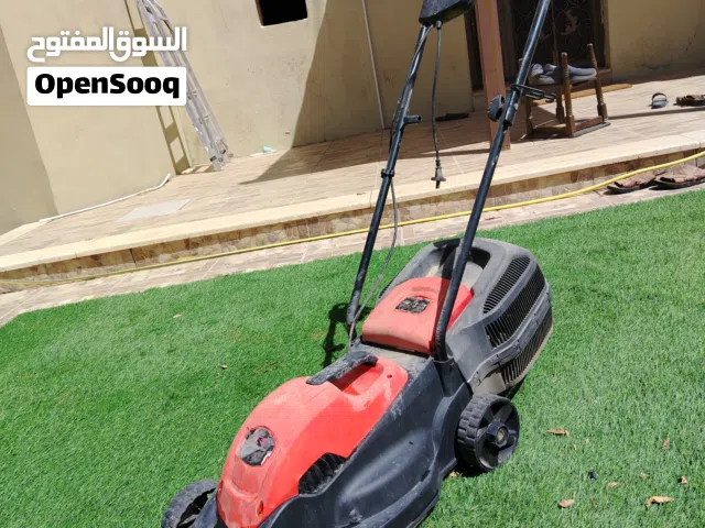 ماكينة قص نجيل بحالة ممتازة للبيع