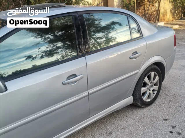 2002, أوبل, فيكترا