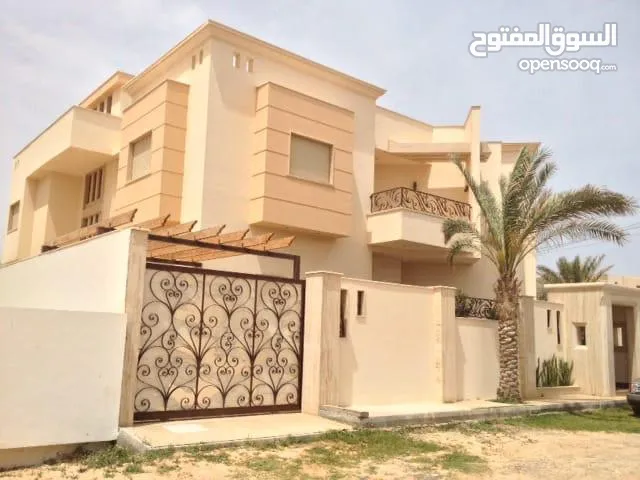 650 m2 More than 6 bedrooms Townhouse for Sale in Tripoli Janzour