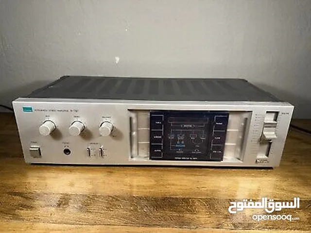 1980 model vintage classic hifi stereo integrated amplifier made in japan