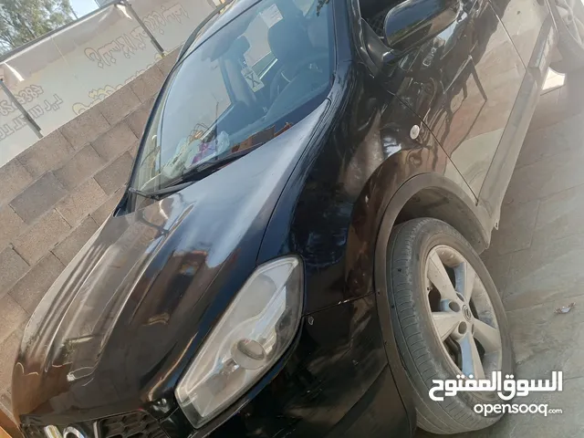 نيسان 2012 متور 2000 للبيع