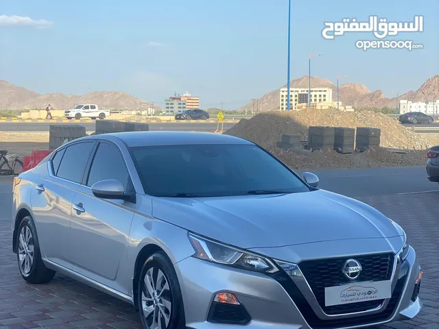 Used Nissan Altima in Al Dakhiliya