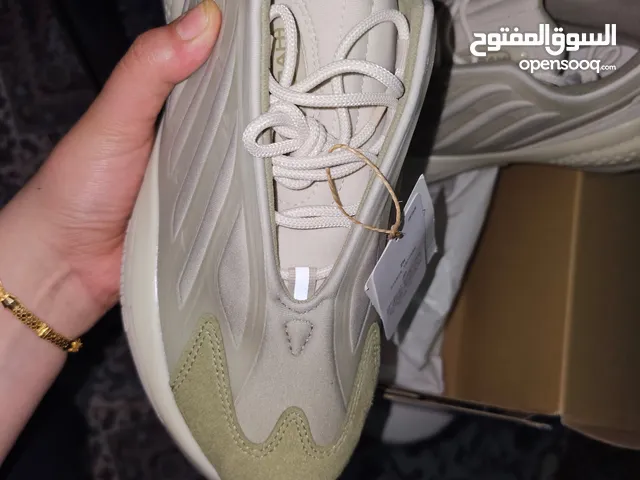 شوز اديداس جديد مع الفاتورة