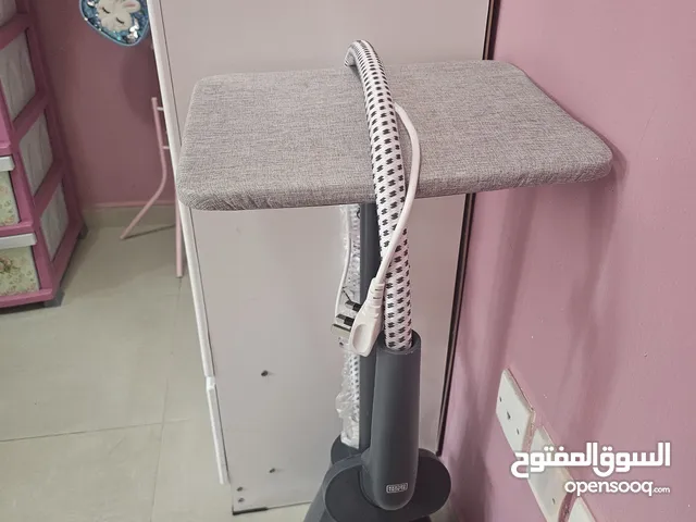 For Sale: Black+Decker Garment Steamer with Ironing Board – 1950W Almost new garment steamer with b