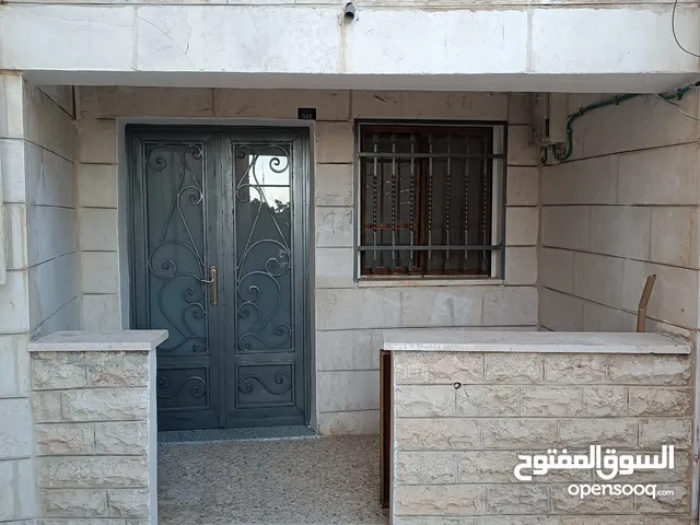 شقة ارضية بناء قديم للايجار النزول مقابل كل شيء شهي