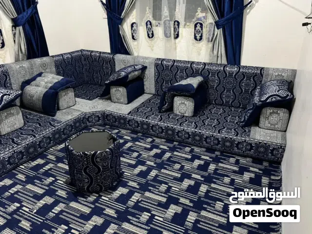 مجلس ضغط وصابي نظيف جدا ب 170 الف نهايه مع الفرشه والستاير