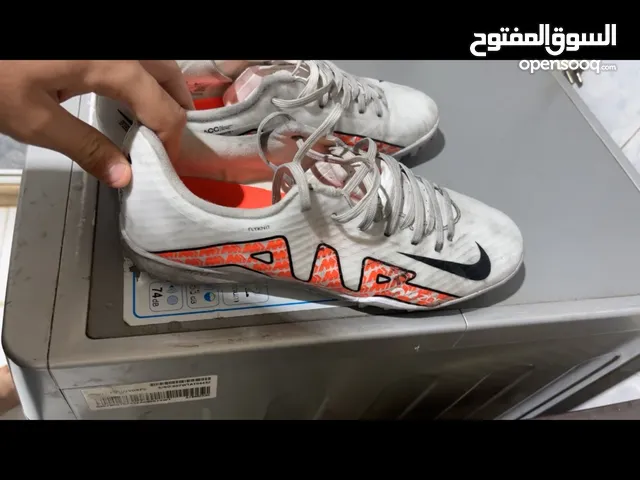 42 Sport Shoes in Amman