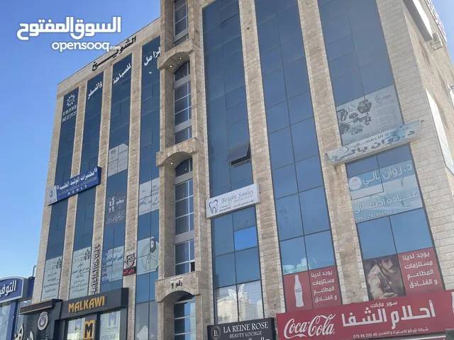 مكتب عقاري للإيجار 60 متر-قريب من دوار جامعة العلوم التطبيقيه