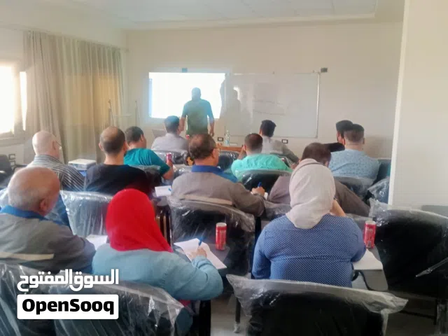 حقق هدفك في إتقان الإنجليزية بسرعة وثقة مع منهج متكامل ودعم مستمر من خبراء اللغة