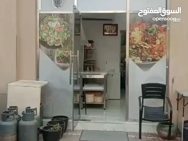 للايجار  مطعم فطاير ومأكولات جاهزة مع تجهيزات كاملة للتشغيل فرصة استثمارية ممتازة