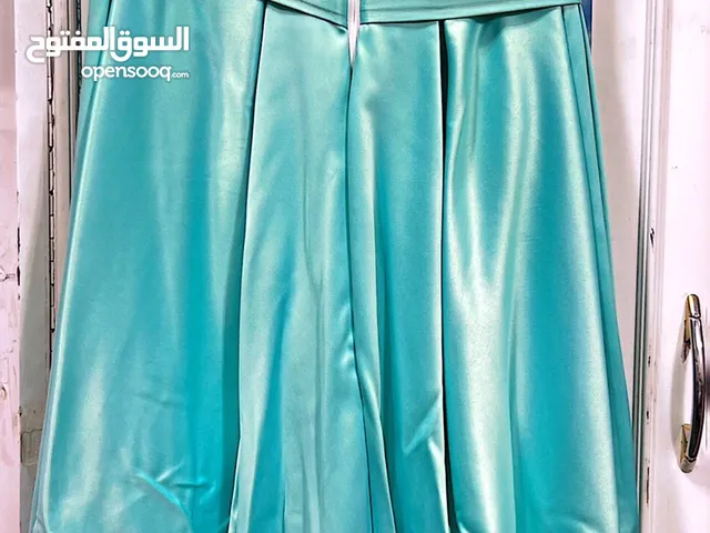 فستان خطوبة بحالة ممتازة كالجديد