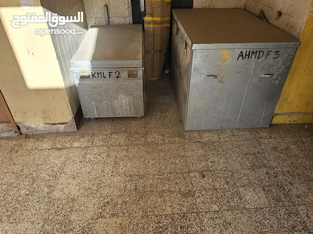 للبيع عدد 2 صندوق تخزين
