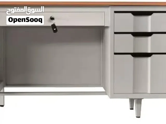 ميز مكتب حديد