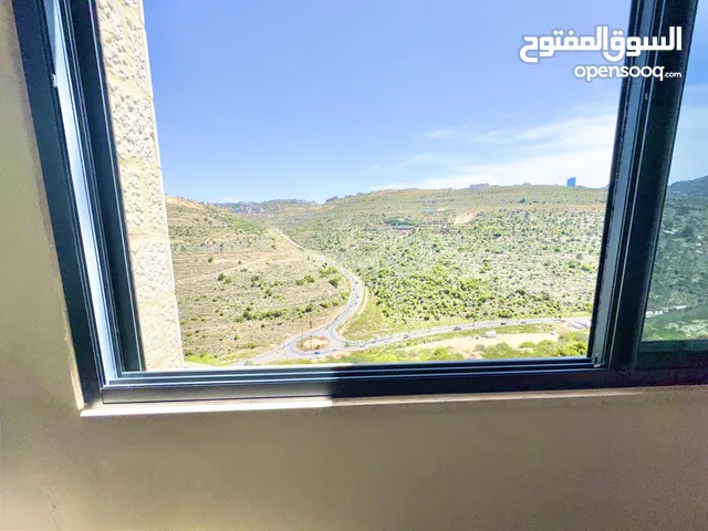 شقة مع حديقة
