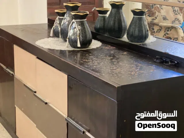 مدخل لوح خشبي في حالة جيدة للبيع