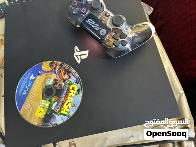 PS4 pro 1 terabyte plus gifts and controllers high quality