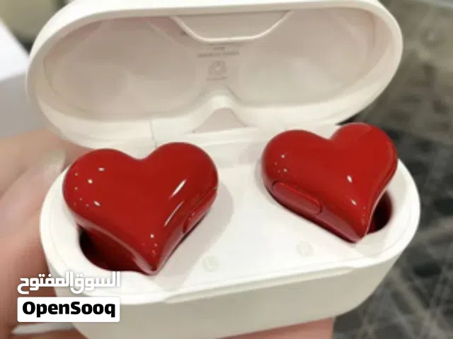 سماعة ايربود نسائية متوفر 40 قطعة حمرة ووردي