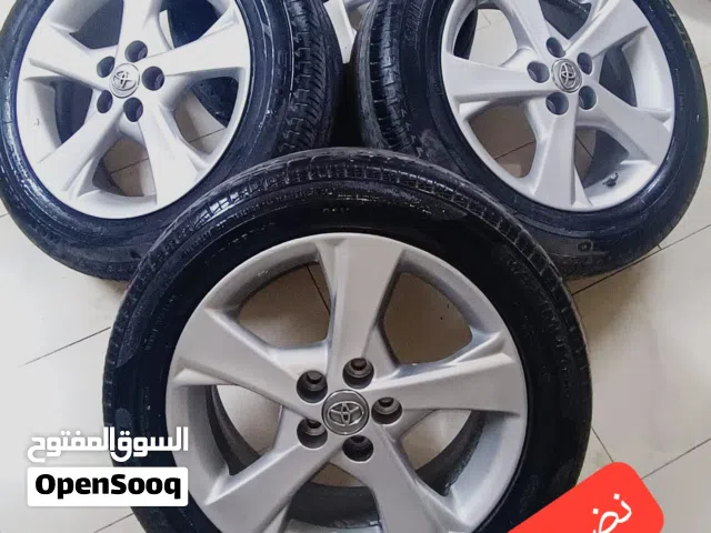 للبيع رنقات كورولا 2013 بحالة ممتازة نضيف جدا بدون ضربات معه تواير زينين حجم 16