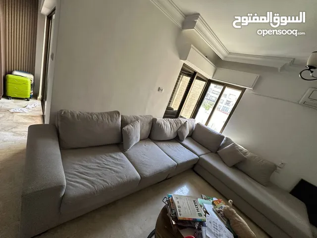 كنب مستخدم بحالة جيدة جدا