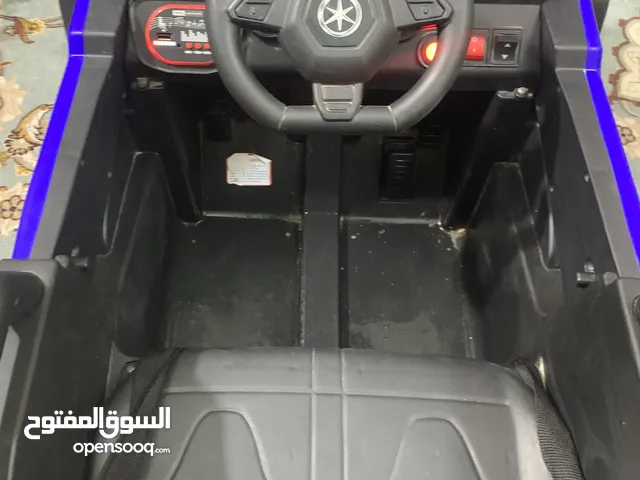 سيارة للاطفال نظيفة وجديدة مستعمل قليل جدا ويوجد فيها مسجل بلوتوث والسعر على الخاص