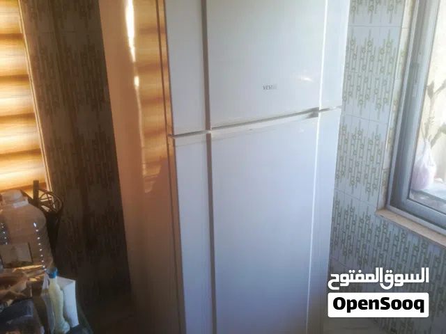 ثلاجه فيستيل للبيع بحاله ممتازة