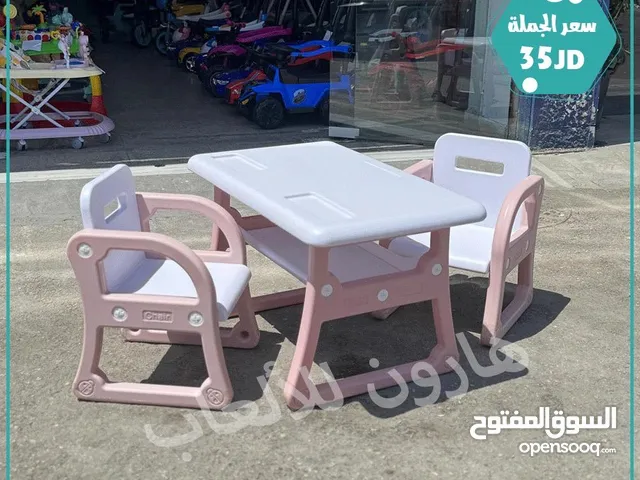 طاولة عضم مع 2 كرسي مخصص للحضانات و رياض الاطفال تناسب عمر من 2 سنة الي 7 سنوات