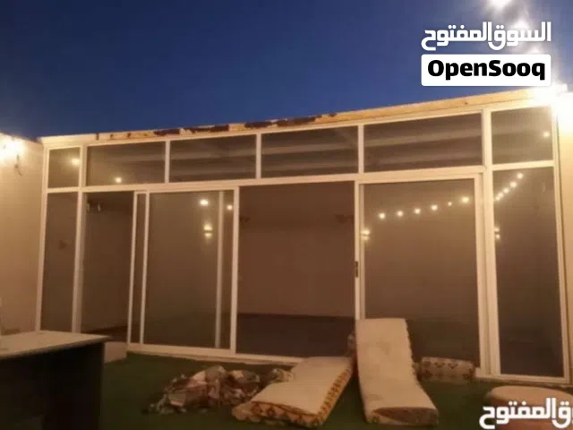 سقف الغرفة الزجاج