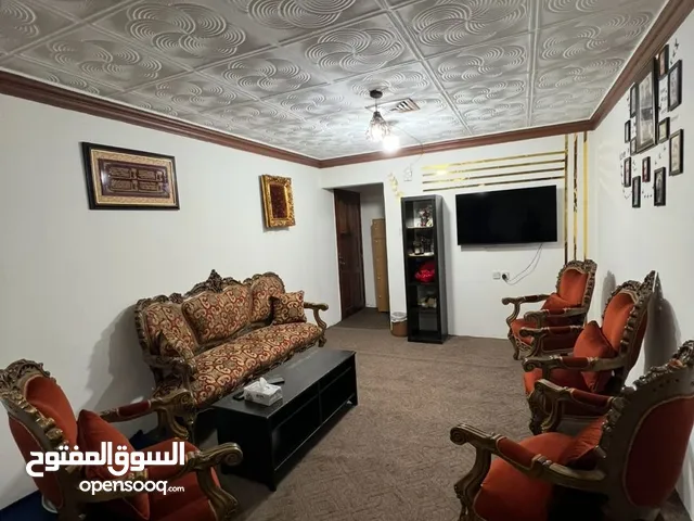 كنب للبيع نظيف