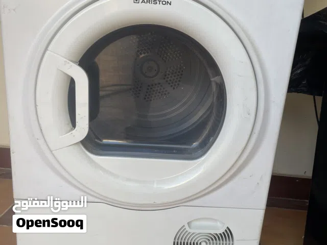 للبيع نشافة ملابس أريستون (Ariston) إيطالية أصلية - سعة 8 كيلو