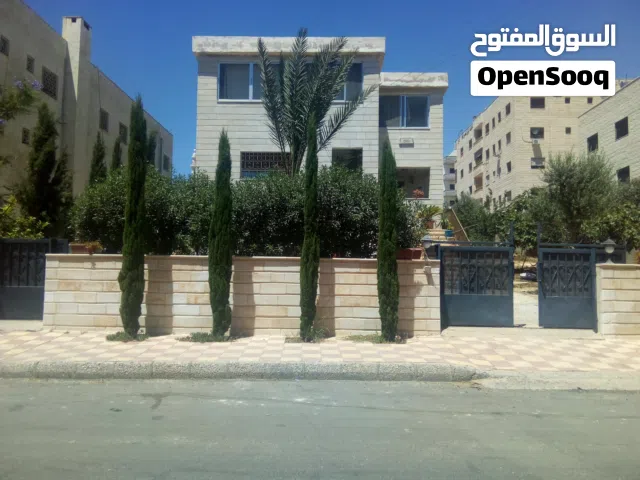 منزل دبلوكس 370م مع حديقه وبئر ماء  طاقه شمسيه  ترخيص واذن اشغال