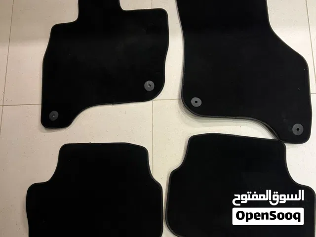 أرضيات / دعسات VW e-Golf استعمال خفيف  الحالة ممتازة