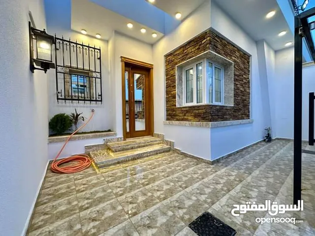 105 m2 2 Bedrooms Townhouse for Sale in Tripoli Ain Zara