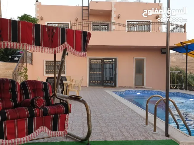 4 Bedrooms Farms for Sale in Zarqa Al-Qnaiya