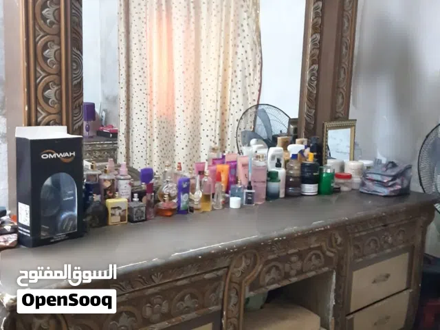 غرفة نوم خليجي تخت مجوز وخزانه 6 ضرفات وكومدينتين وتسريحه وخزانة شماعه مع مرآه للبيع بسعر مغري