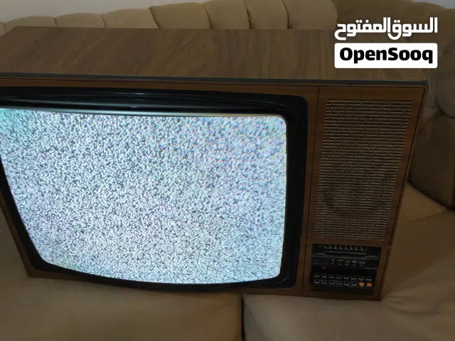 السلام عليكم تلفزيون  موديل سنه 1949 صنع الماني شغال أموره تمام إن شاء الله سعر 350