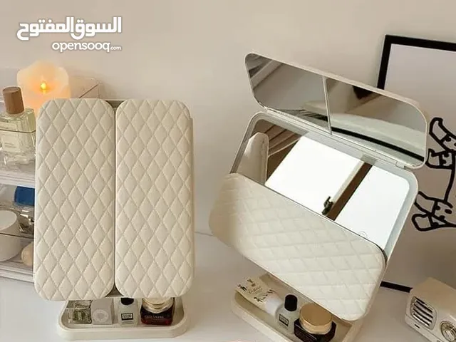 مراي مضيئه مع ستاند مكياج