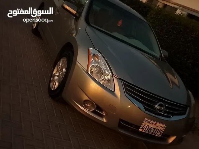 للبيع التيما 2011 نظيف مافي اي مشكله الحمدالله