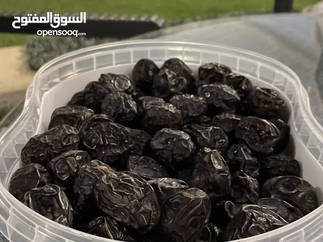 تمر عجوة المدينة المنورة