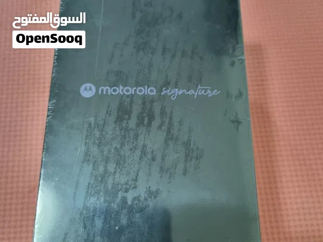 Motorola Signature 512GB Gold (Sealed) + Moto Care + 6 Months Perplexity