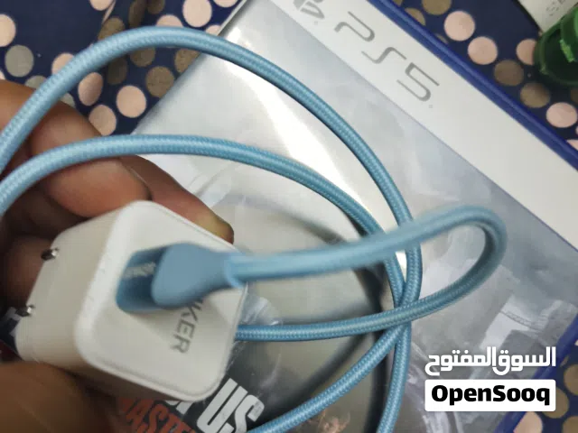 شاحن أنكر (Anker) أصلي للآيفون - استعمال خفيف جداً (بحالة الزيرو)