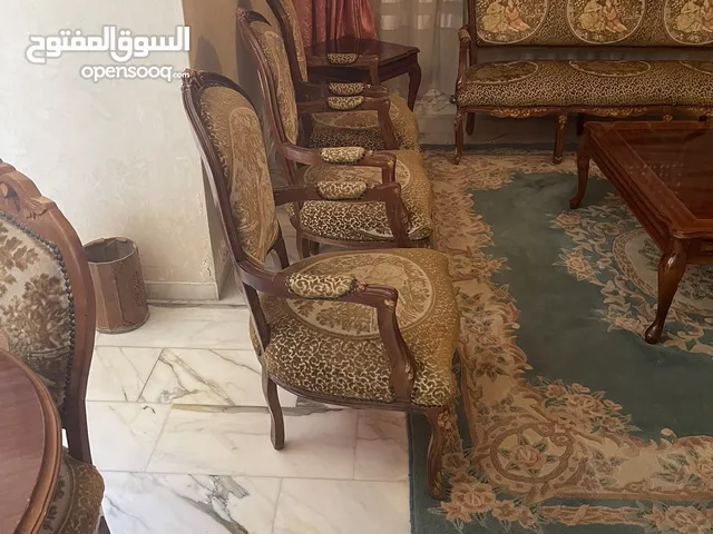 بيع غرفة صالون وطاولة سفره مع الكراسي